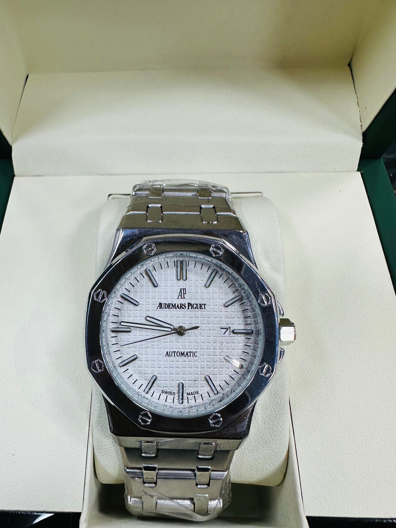 AP Semi Auto watch with smooth needle working. Premium quality by MWC
