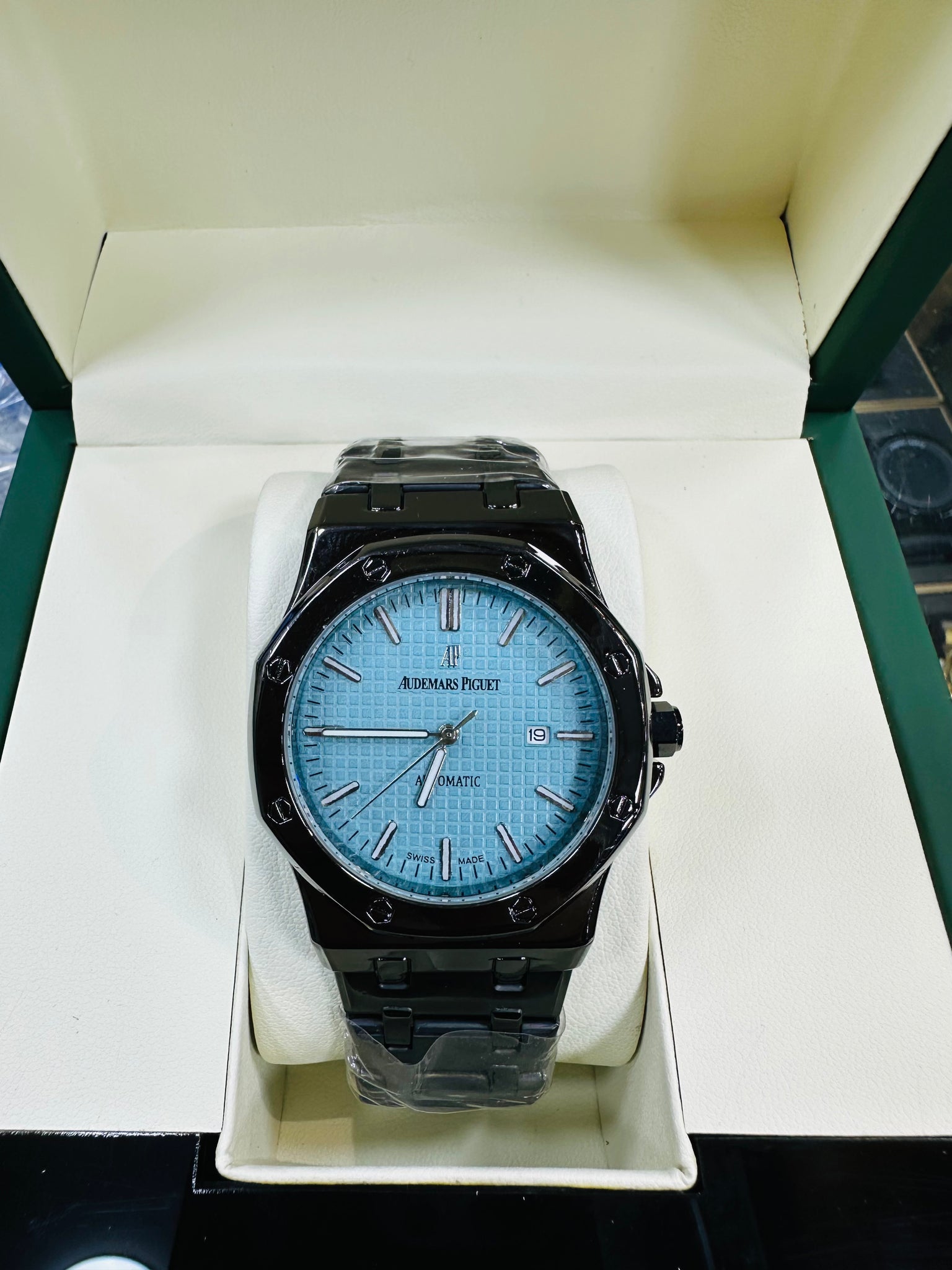 AP Semi Auto watch with smooth needle working. Premium quality by MWC